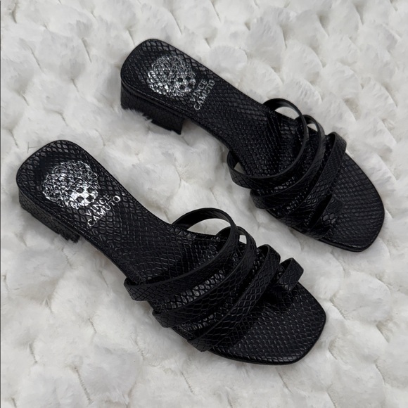 Vince Camuto Black Textured Women's Sandals - Picture 3 of 4